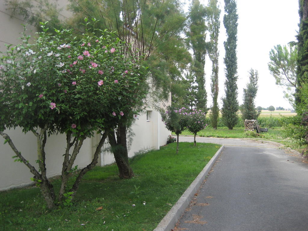 Hotel Bon Repos Barbezieux-Saint-Hilaire Εξωτερικό φωτογραφία