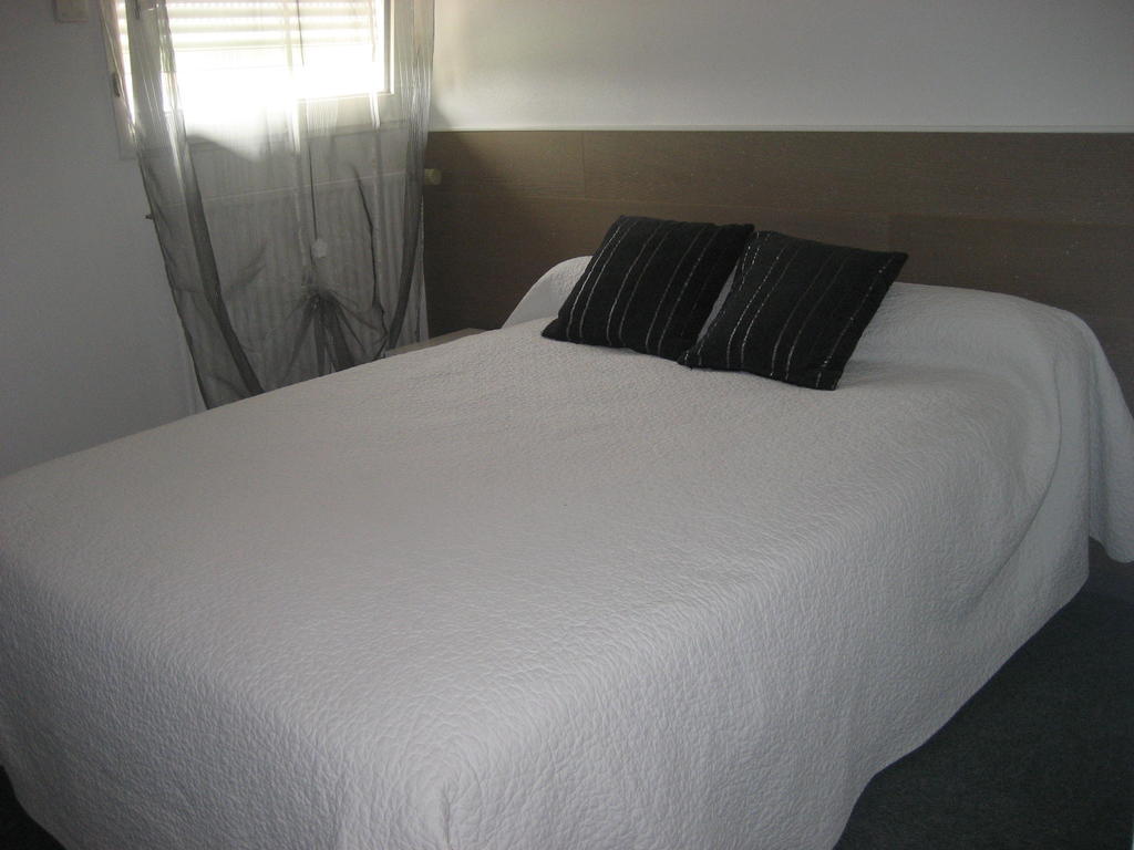 Hotel Bon Repos Barbezieux-Saint-Hilaire Δωμάτιο φωτογραφία